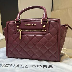 Michael Kors Selma Zip Quilt Medium Satchel – Authentic & Stylish!